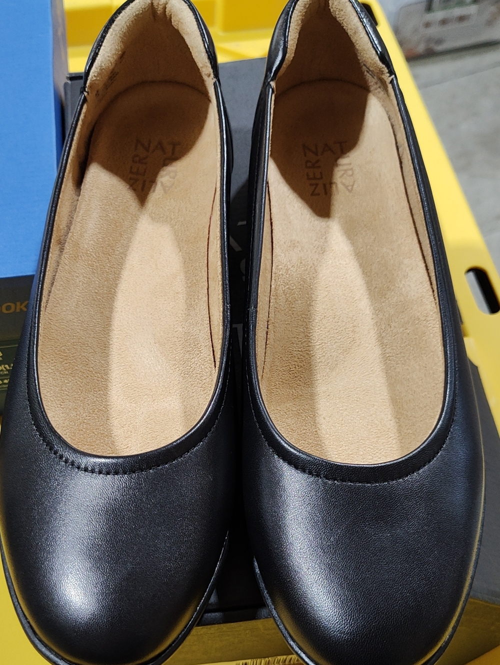 Naturalizer Black Women's Ballet Flats
